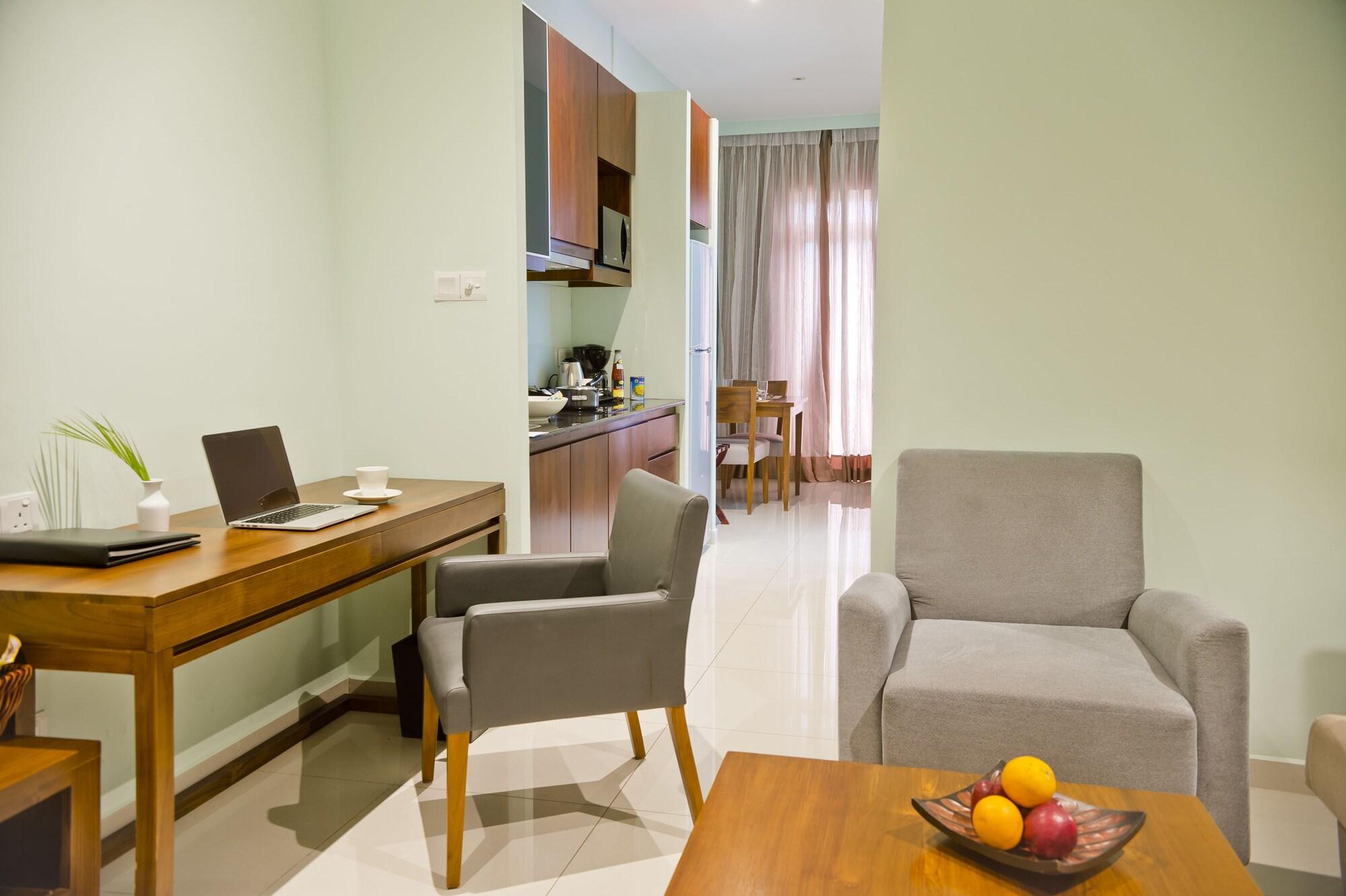 Ocean Edge Suites & Hotel Коломбо Экстерьер фото