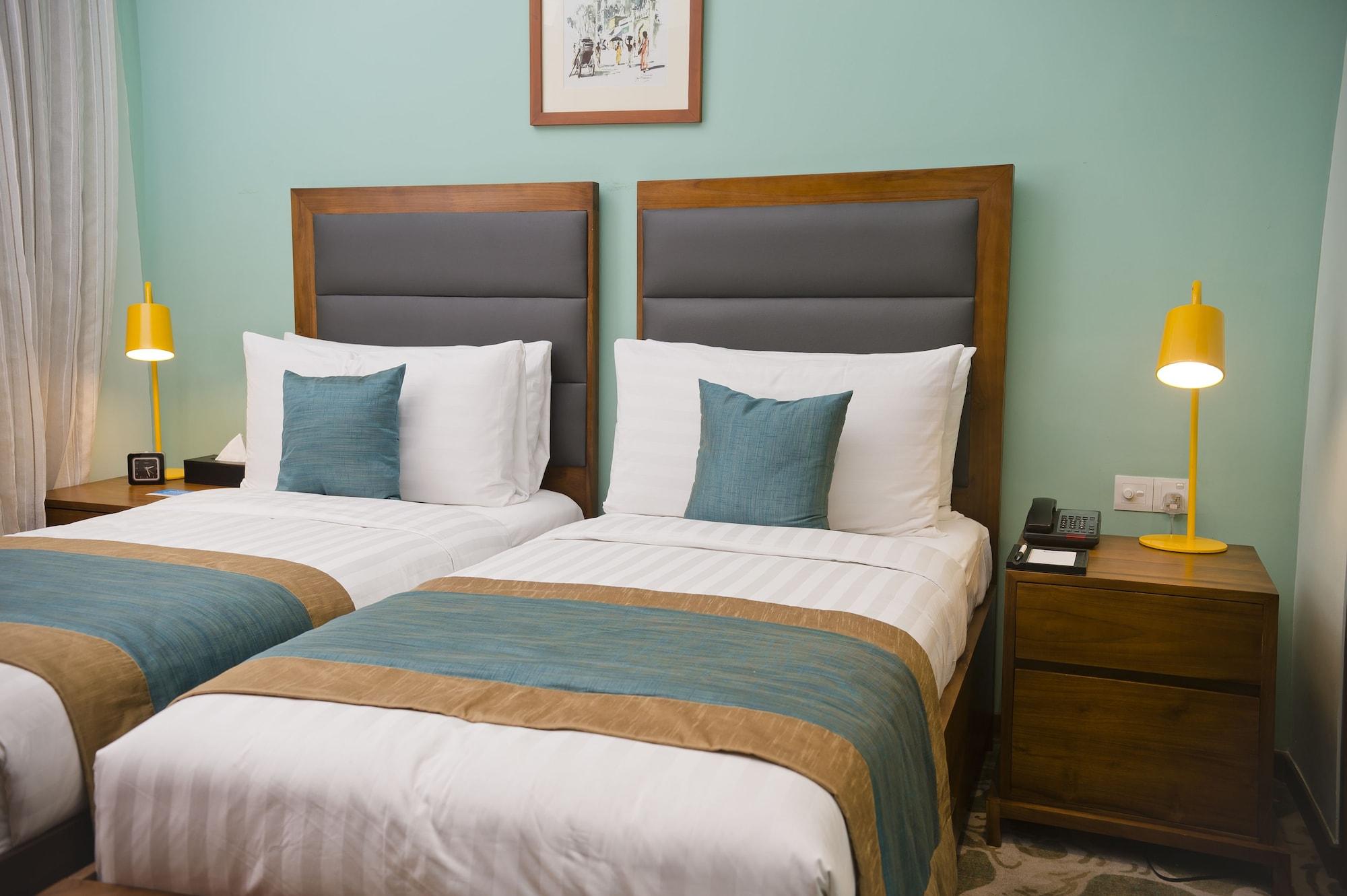 Ocean Edge Suites & Hotel Коломбо Экстерьер фото