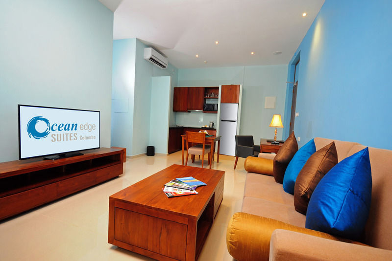 Ocean Edge Suites & Hotel Коломбо Экстерьер фото