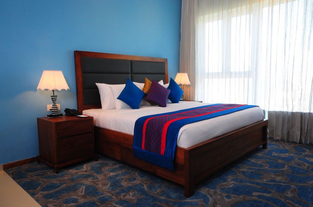 Ocean Edge Suites & Hotel Коломбо Экстерьер фото