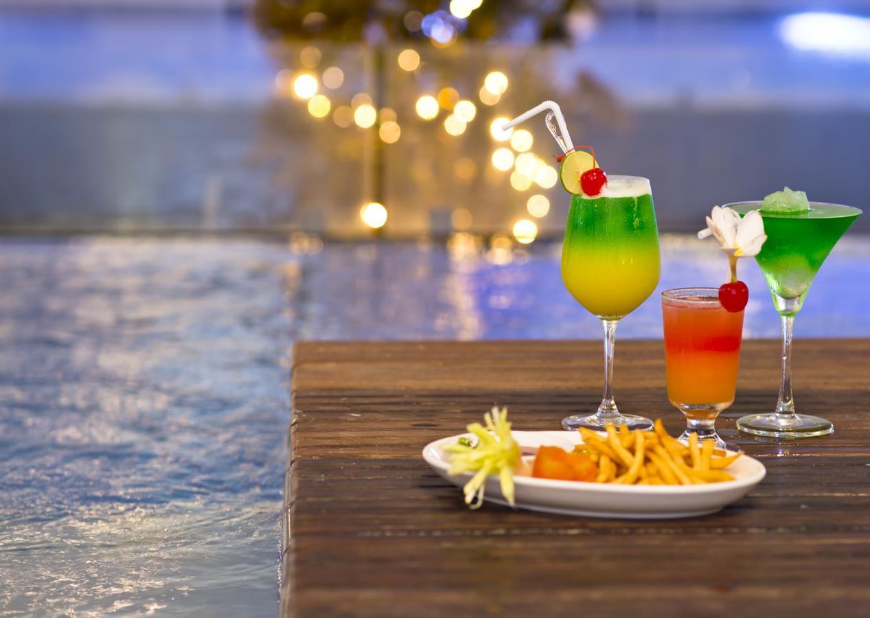 Ocean Edge Suites & Hotel Коломбо Экстерьер фото