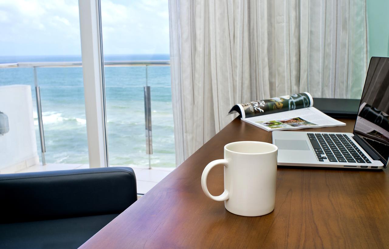 Ocean Edge Suites & Hotel Коломбо Экстерьер фото