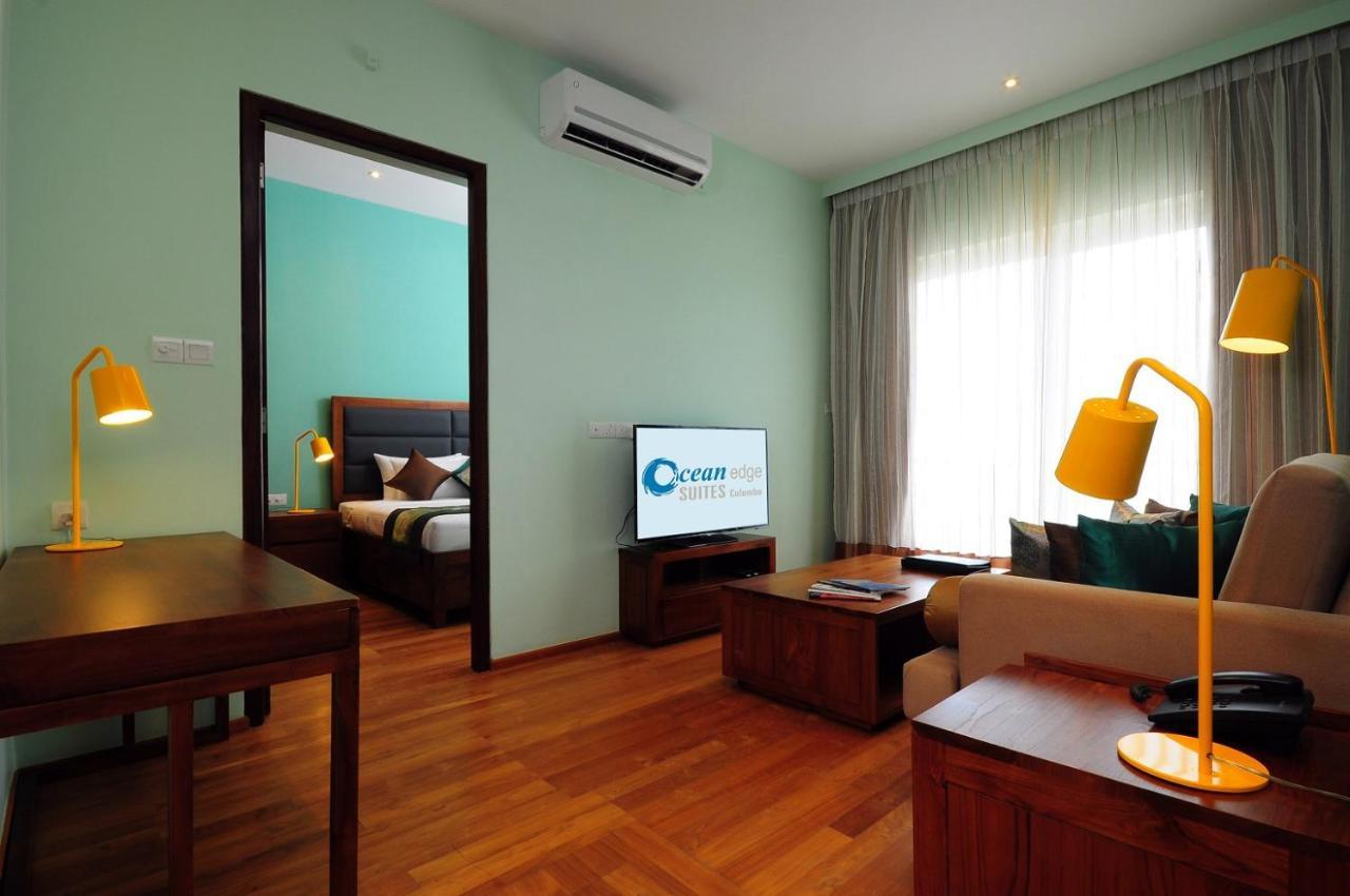 Ocean Edge Suites & Hotel Коломбо Экстерьер фото