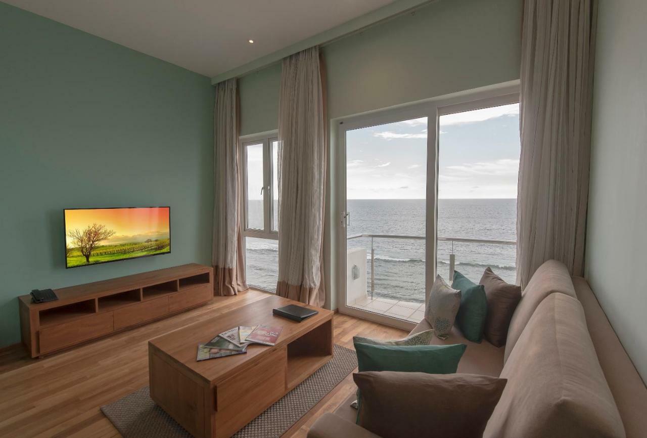 Ocean Edge Suites & Hotel Коломбо Экстерьер фото